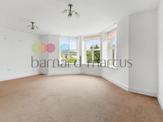 Apartment for rent in London Borough of Croydon, Waddon