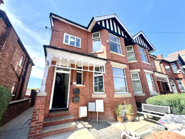 Apartment for rent in Gorse Hill, Trafford Park