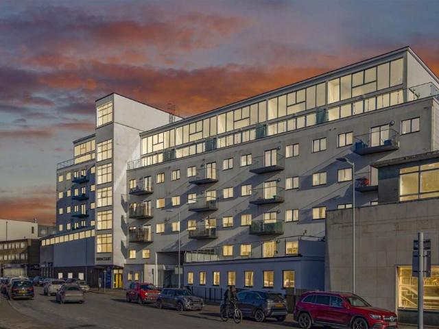 Apartment for rent in The Image, Pouchen End