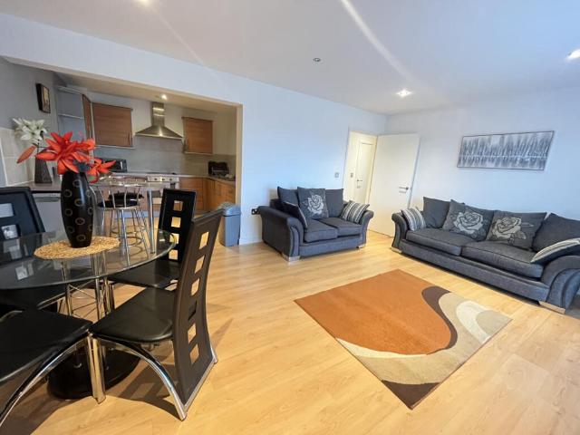 Apartment for rent in Belle Isle, West Yorkshire