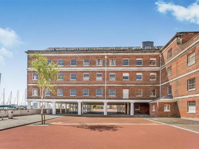 Apartment for rent in Priddy's Hard, Middlecroft