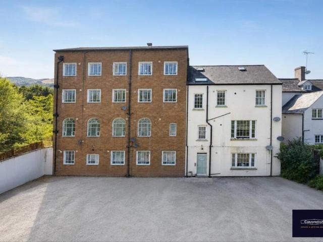Apartment for rent in Holywell, Wales