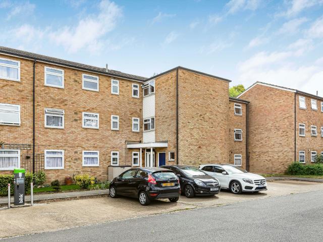 Apartment for rent in Panshanger, Fretherne