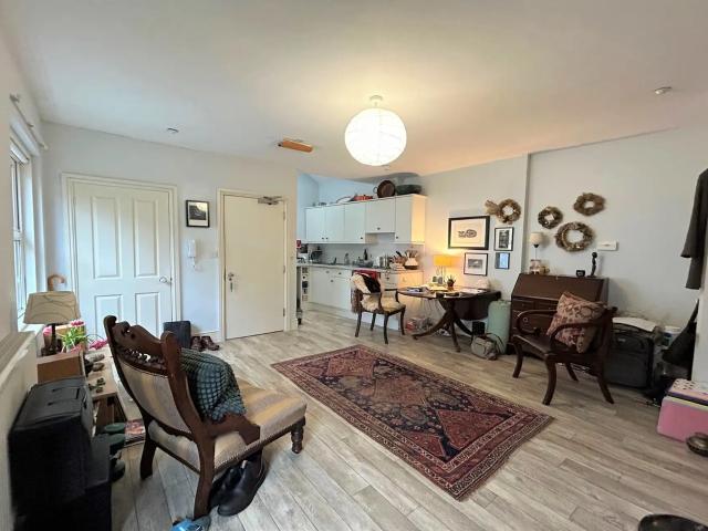 Apartment for rent in Bothenhampton, Bridport