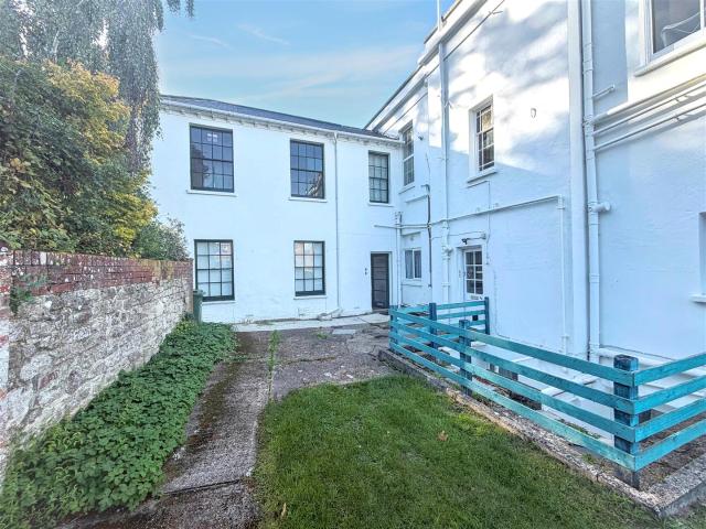 Apartment for rent in Binstead, Ryde
