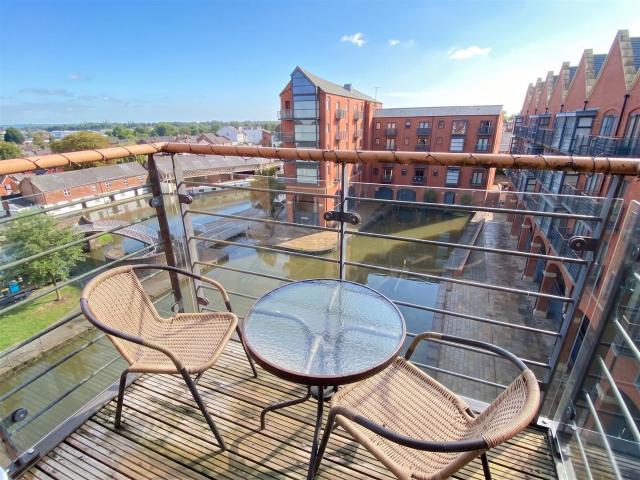 Apartment for rent in Northgate Village, Two Mills