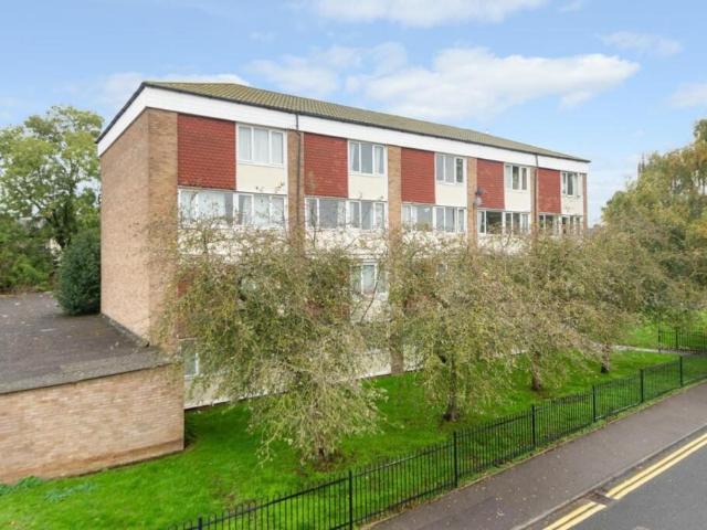 Apartment for rent in Ringlestone, Midway
