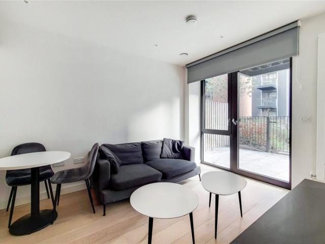Apartment for rent in Silvertown, Greater London