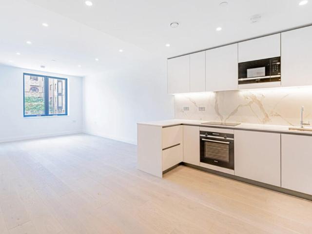 Apartment for rent in Sands End, Greater London