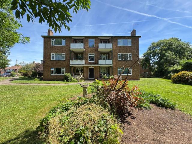 Apartment for rent in Compton Acres, Barton In Fabis