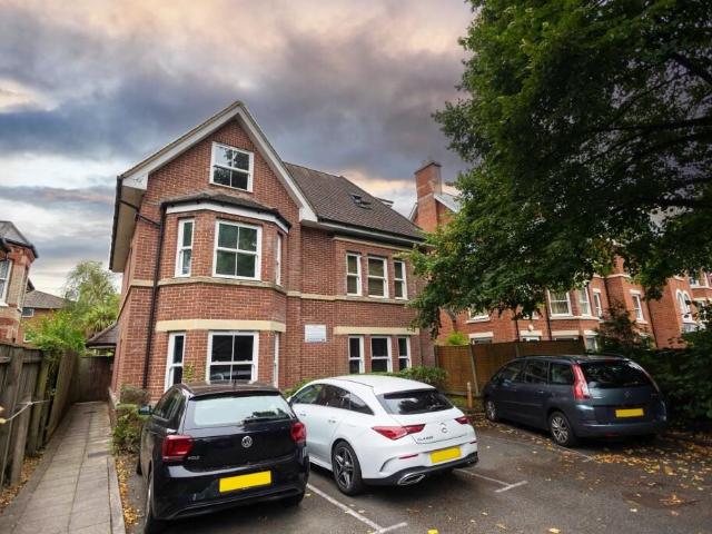 Apartment for rent in Charminster, Bournemouth