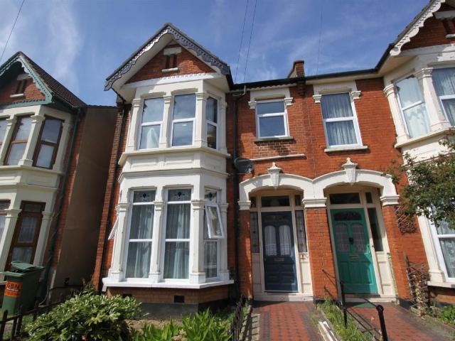 Apartment for rent in Southend City Centre Neighbourhood, Alton Barnes