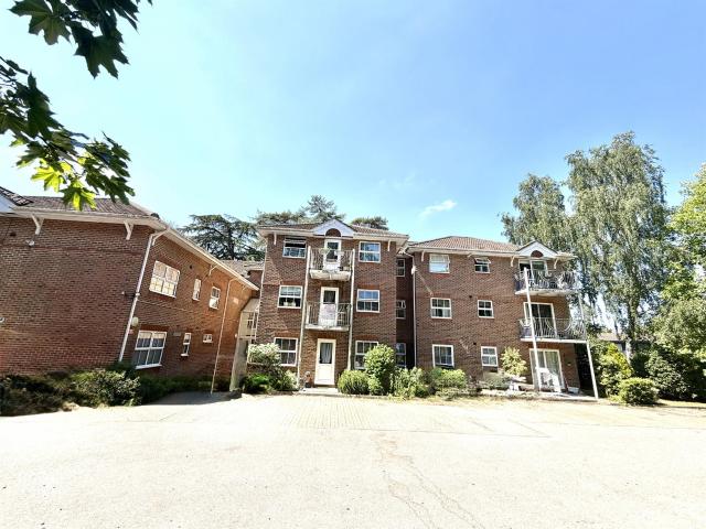 Apartment for rent in Bassett, City Of Southampton