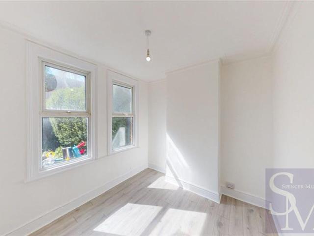 Apartment for rent in Higham Hill, Greater London