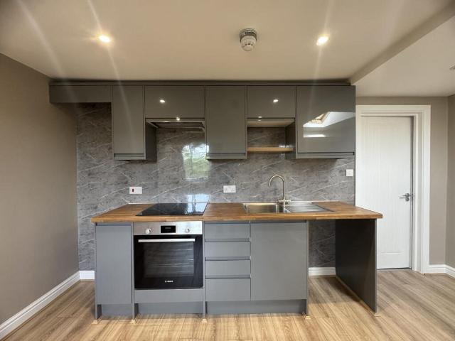 Apartment for rent in Dixons Green, West Midlands