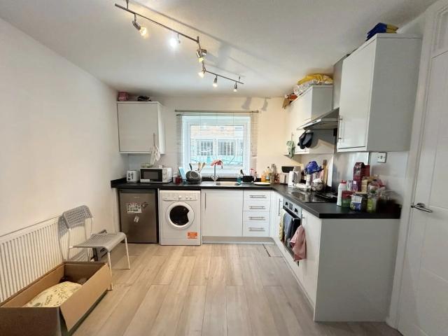 Apartment for rent in Sleepers' Hill, Hampshire