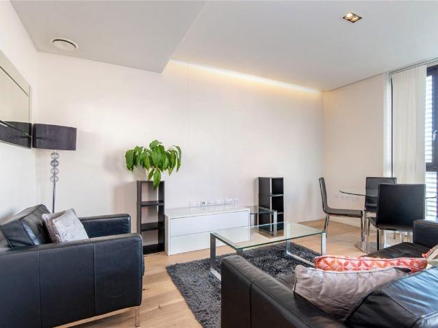 Apartment for rent in Victoria, Greater London