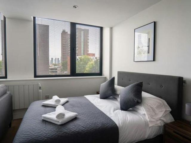 Apartment for rent in Gorse Hill, Trafford Park