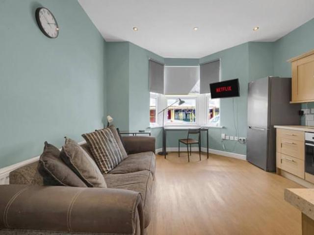 Apartment for rent in Falcon Lodge, Wales