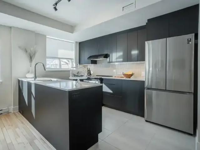 Apartment for rent in Mont-royal, Quebec