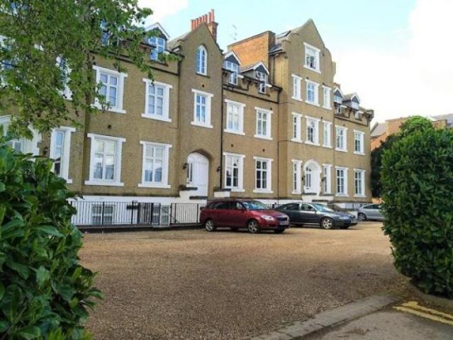 Apartment for rent in Slough