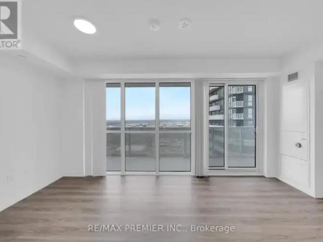 Apartment for rent in Interchange Hwy 400 & 7, Vaughan