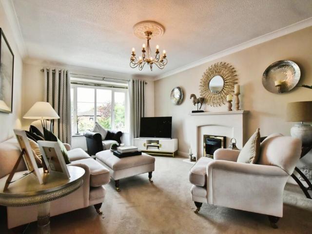 Apartment for rent in Fulshaw Park, Wilmslow
