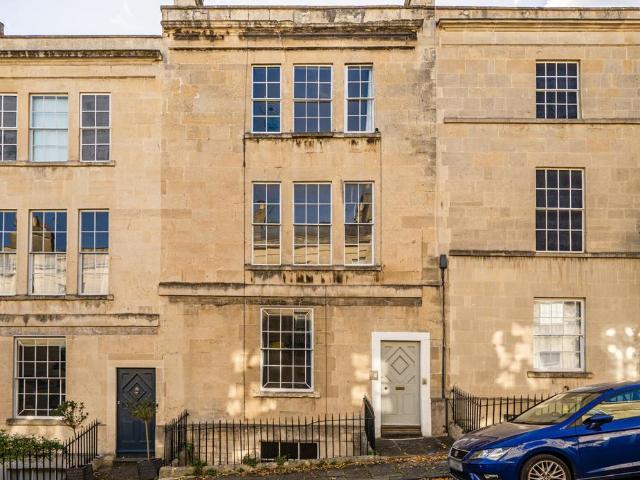 Flat for sale in Larkhall, Bath