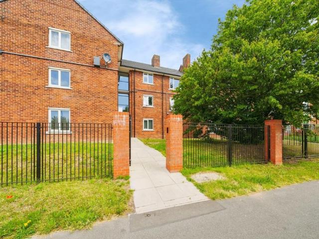 Flat for sale in Rossmore, Cheshire