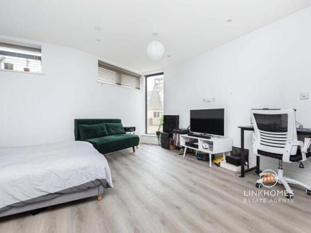Apartment for sale in West Cliff, Bournemouth