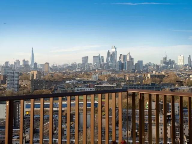 Apartment for sale in Bromley-by-Bow, Mile End