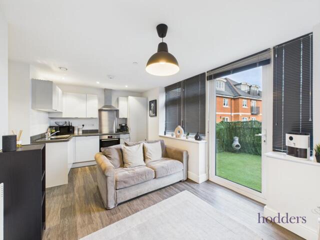 Apartment for sale in Row Town, Surrey