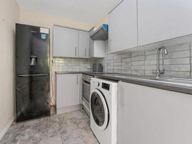 Apartment for sale in Croydon, Beddington Apartment for sale in Croydon, Beddington