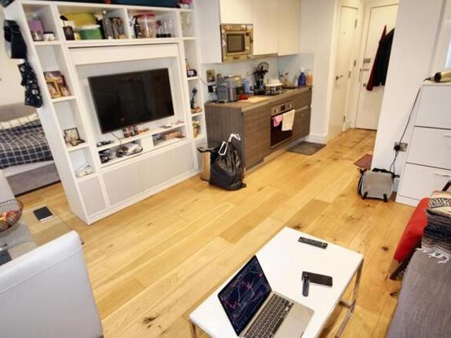 Apartment for sale in Hayes, Hayes