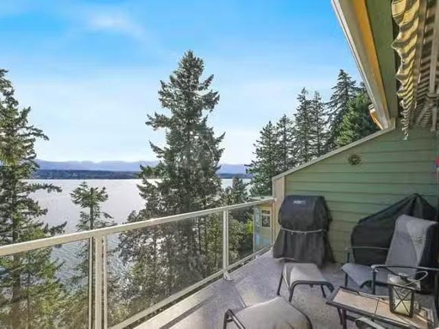 Condo for sale in Comox, British Columbia