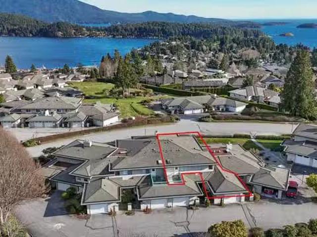 Condo for sale in Gibsons, British Columbia