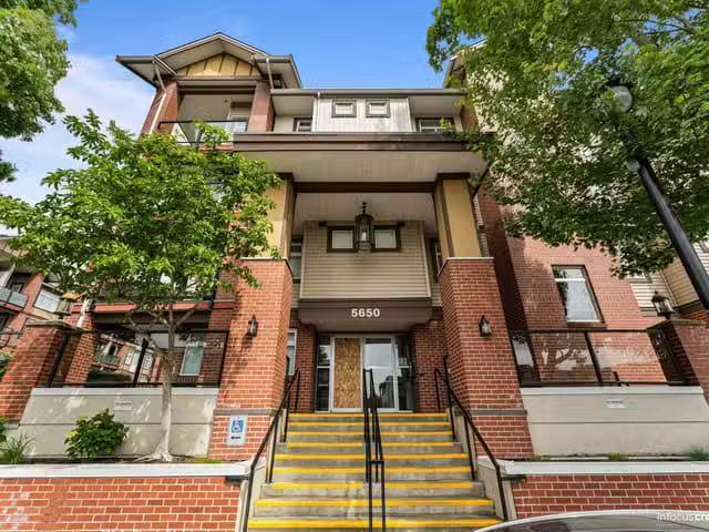 Condo for sale in Langley, British Columbia