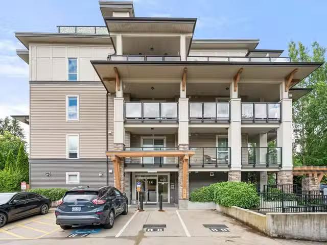 Condo for sale in Pitt Meadows, British Columbia