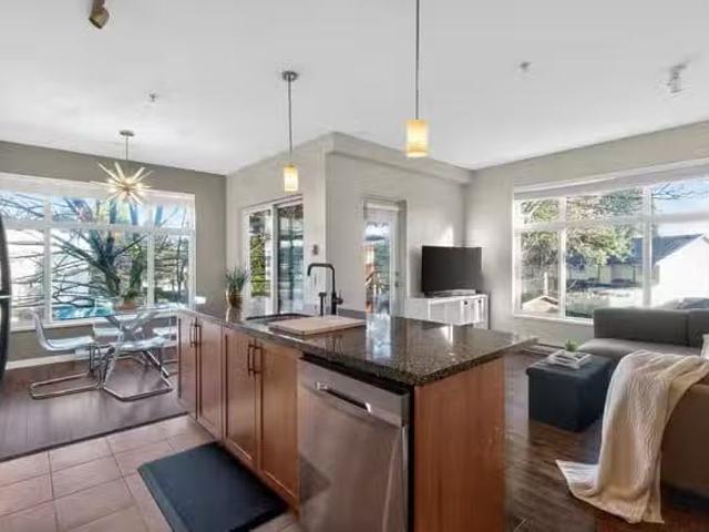 Condo for sale in Pitt Meadows, British Columbia