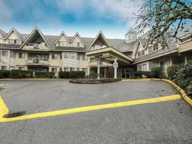 Condo for sale in Pitt Meadows, British Columbia