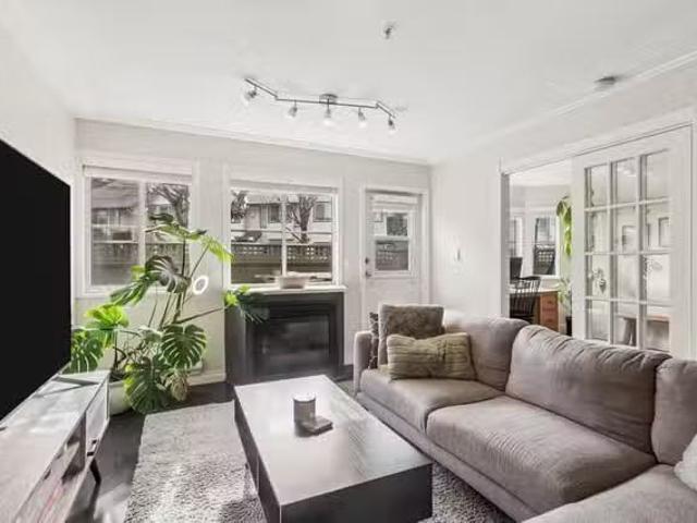 Condo for sale in Pitt Meadows, British Columbia