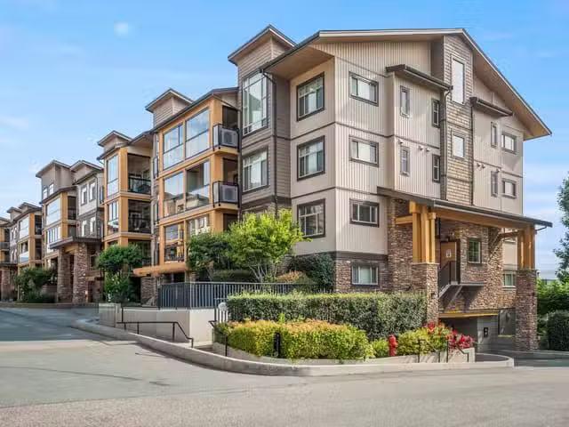 Condo for sale in Pitt Meadows, British Columbia