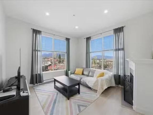 Condo for sale in Port Coquitlam, British Columbia