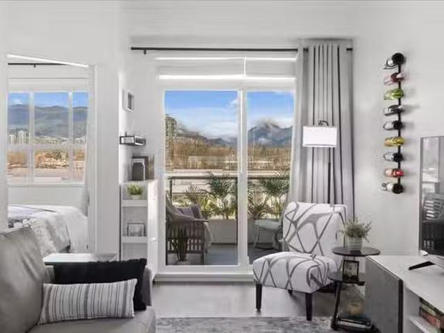 Condo for sale in Port Coquitlam, British Columbia