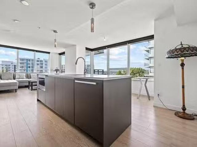 Condo for sale in Ville de Richmond, Estrie