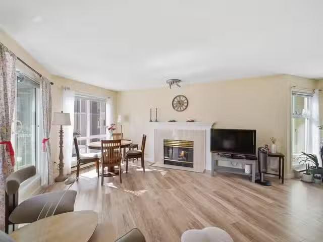 Condo for sale in Ville de Richmond, Estrie