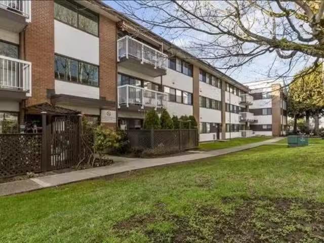 Condo for sale in Ville de Richmond, Estrie