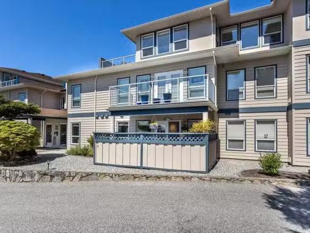 Condo for sale in Sechelt, British Columbia