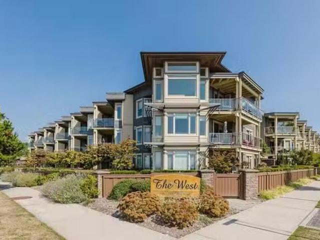 Condo for sale in Sechelt, British Columbia