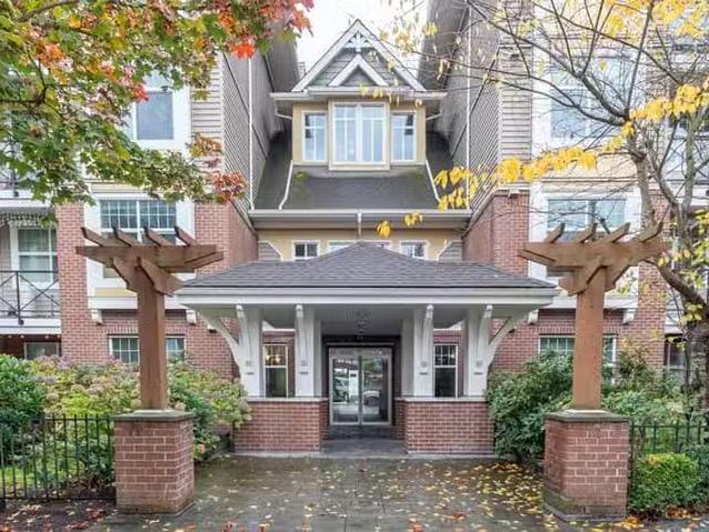 Condo for sale in Surrey, British Columbia
